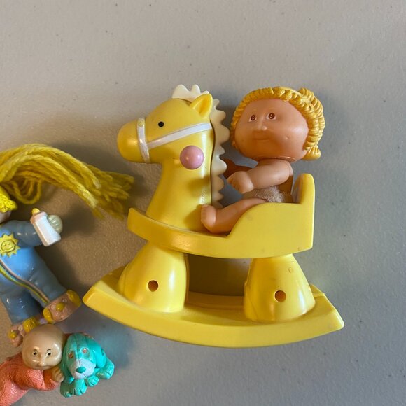 Lot of 5 VTG Cabbage Patch Kids Figures 1980s Toys Minis PVC Girl PJs Baby Horse - Picture 2 of 15